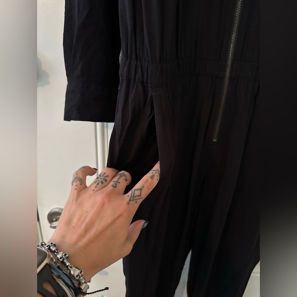 Loft Women’s Black Zippered Jumpsuit. Size Medium. Like new. - Picture 3 of 7
